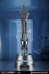 Terminator 2: Endoskeleton Arm and Brain Chip Life Sized Set