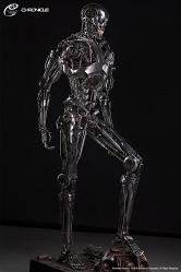 Terminator Genisys: Life Sized T-800 Endoskeleton Statue