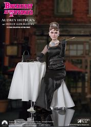 Breakfast at Tiffanys: Audrey Hepburn - Orange with Table 1:6 Fi