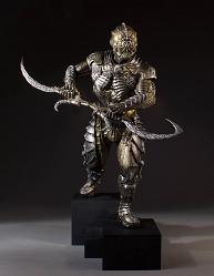 Star Trek Discovery: Klingon Torchbearer 1:8 Scale Statue