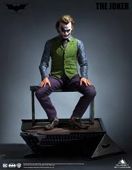 DC Comics: The Dark Knight - Joker Special Version 1:3 Scale Sta