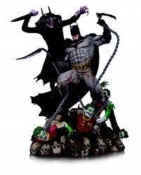 DC Comics: The Batman Who Laughs vs Batman Battle Statue