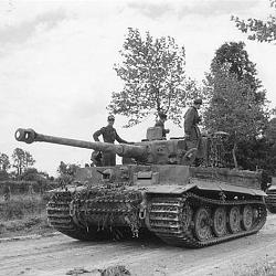 German Sd.Kfz.181 PzKpfw Heavy Tank (Tiger I Late Prod.) 1:32 sc