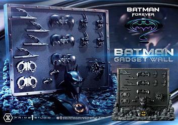 DC Comics: Batman Forever - Batman Gadget Wall 1:3 Scale Statue