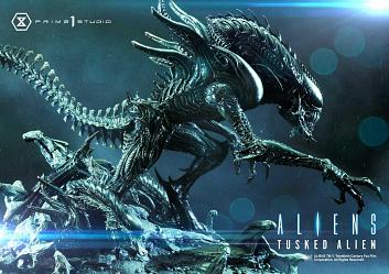Aliens vs. Predator: Three World War - Tusked Alien Bonus Versio