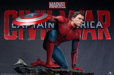 Queen Studios Spider-Man Premium Statuette
