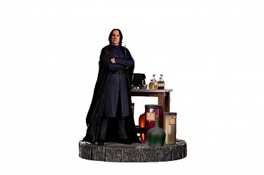 Harry Potter: Deluxe Severus Snape 1:10 Scale Statue