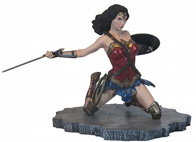 DC Comics: JLA Movie Gallery - Wonder Woman PVC Statue