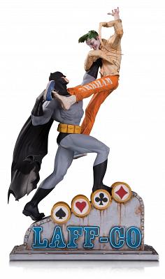 DC: Batman vs the Joker Laff CO Battle Statue