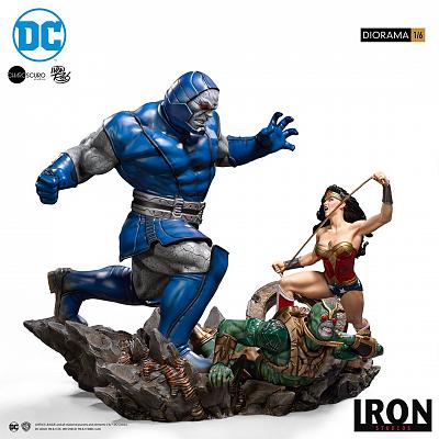 DC Comics: Wonder Woman Vs Darkseid 1:6 Scale Diorama by Ivan Re
