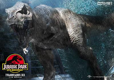 Jurassic Park: Tyrannosaurus-Rex 1:15 Scale Statue