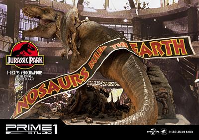 Jurassic Park: T-Rex vs Velociraptors in the Rotunda Diorama