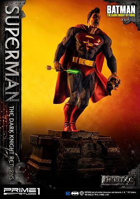 DC Comics: The Dark Knight Returns Comics - Deluxe Superman Stat