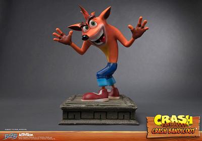Crash Bandicoot: Crash Bandicoot Statue