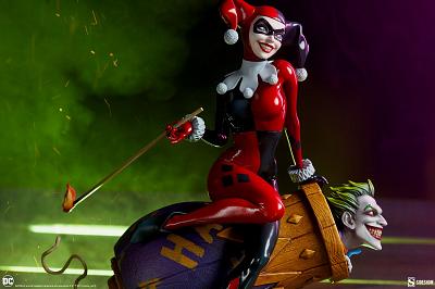 DC Comics: Harley Quinn and The Joker Diorama