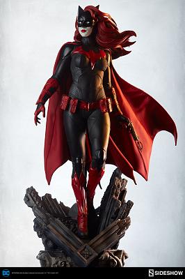 DC Comics: Batwoman Premium Statue