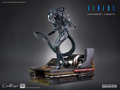 Aliens: Deluxe Alien Warrior 1:3 Scale Maquette