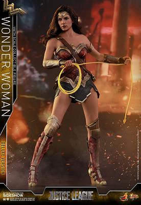 DC Comics: Justice League - Deluxe Wonder Woman 1:6 Scale Figure