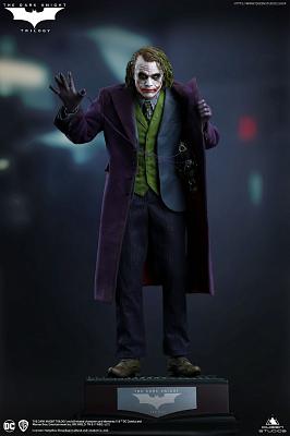 DC Comics: The Dark Knight - The Joker Regular Edition 1:4 Scale