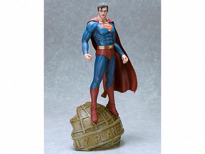 DC Comics: Superman 1:6 scale Statue by Luis Royo