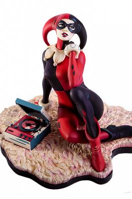 Batman The Animated Series Statue Harley Quinn Waiting For My J