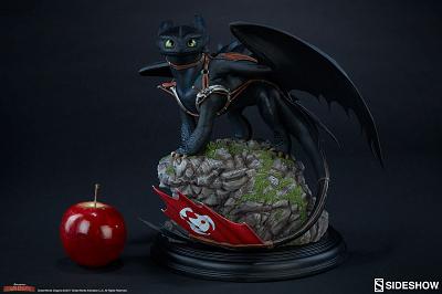 How TO TRAIN YOUR DRAGON TOOTHLESS Statue