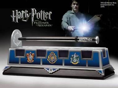 Noble Collection HP Levitating Wand Pendant