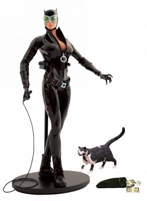 Catwoman Collector\'s Figure 13 Inch