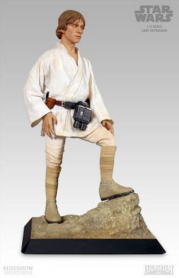 Star Wars: 17\" Statue - Luke Skywalker