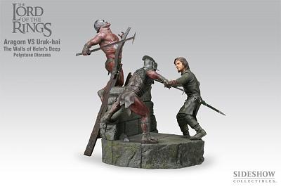 LOTR The Walls of Helms Deep Aragorn vs Uruk-Hai Diorama