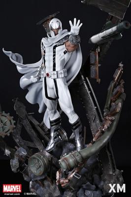 XM Studios White Magneto 1/4 Premium Collectibles Statue Reserva