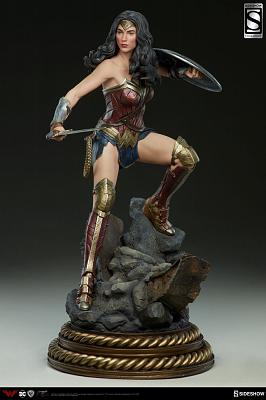 Wonder Woman EX Statue Sideshow