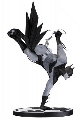 Batman Black & White Statue Sean Murphy 18 cm